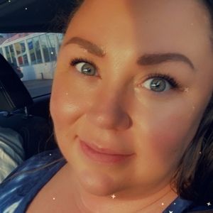 Meet your Posher, Connie